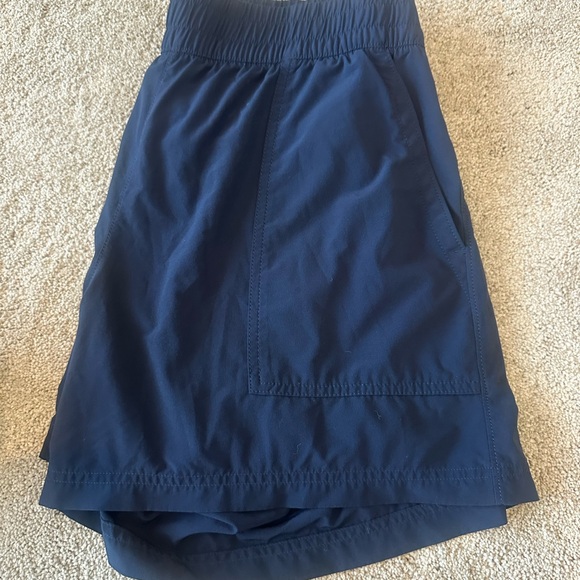 ATHLETA Wayfinder High Rise 5” Shorts - Picture 2 of 3
